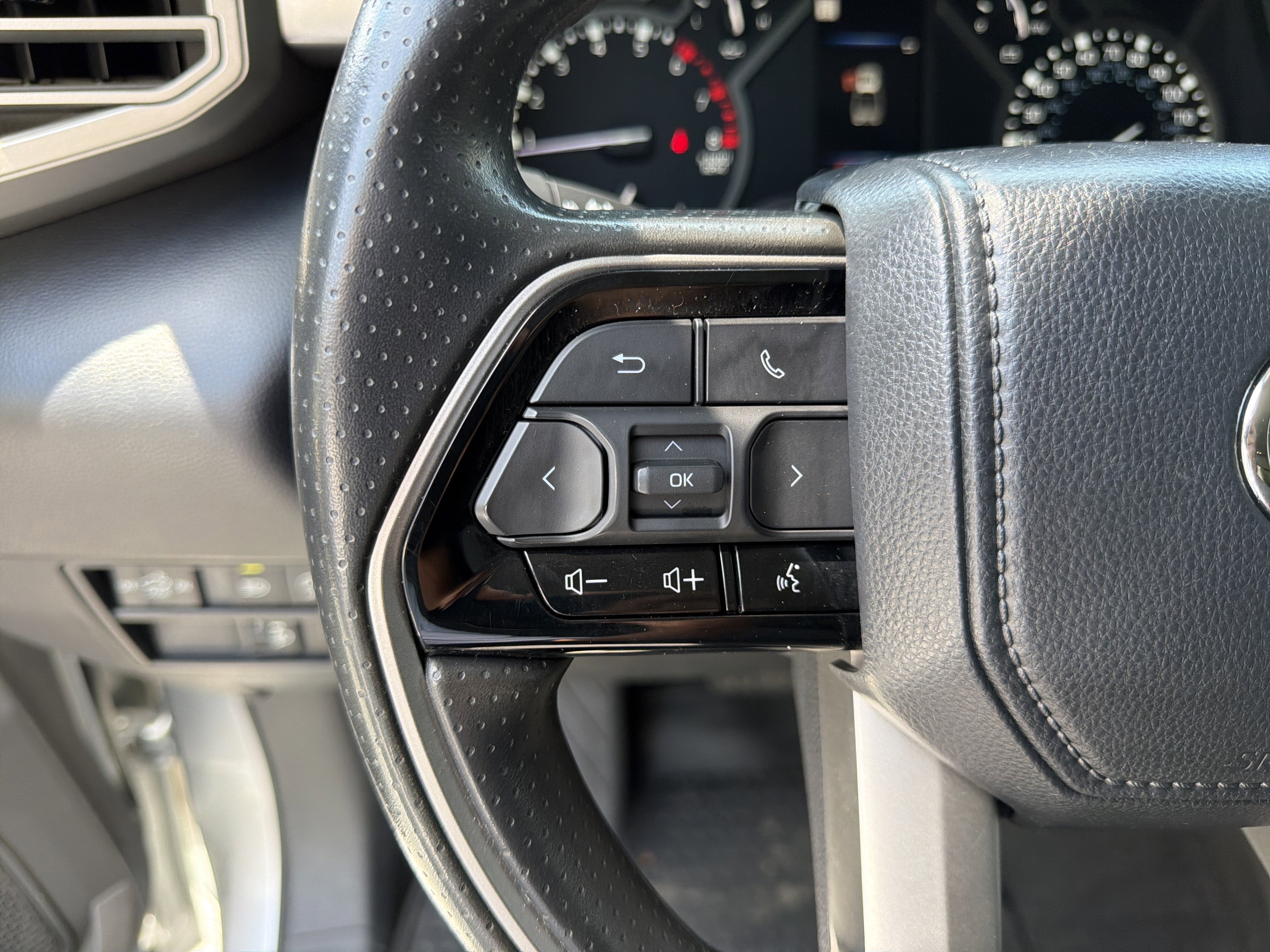 2024 Toyota Tundra 4WD SR5