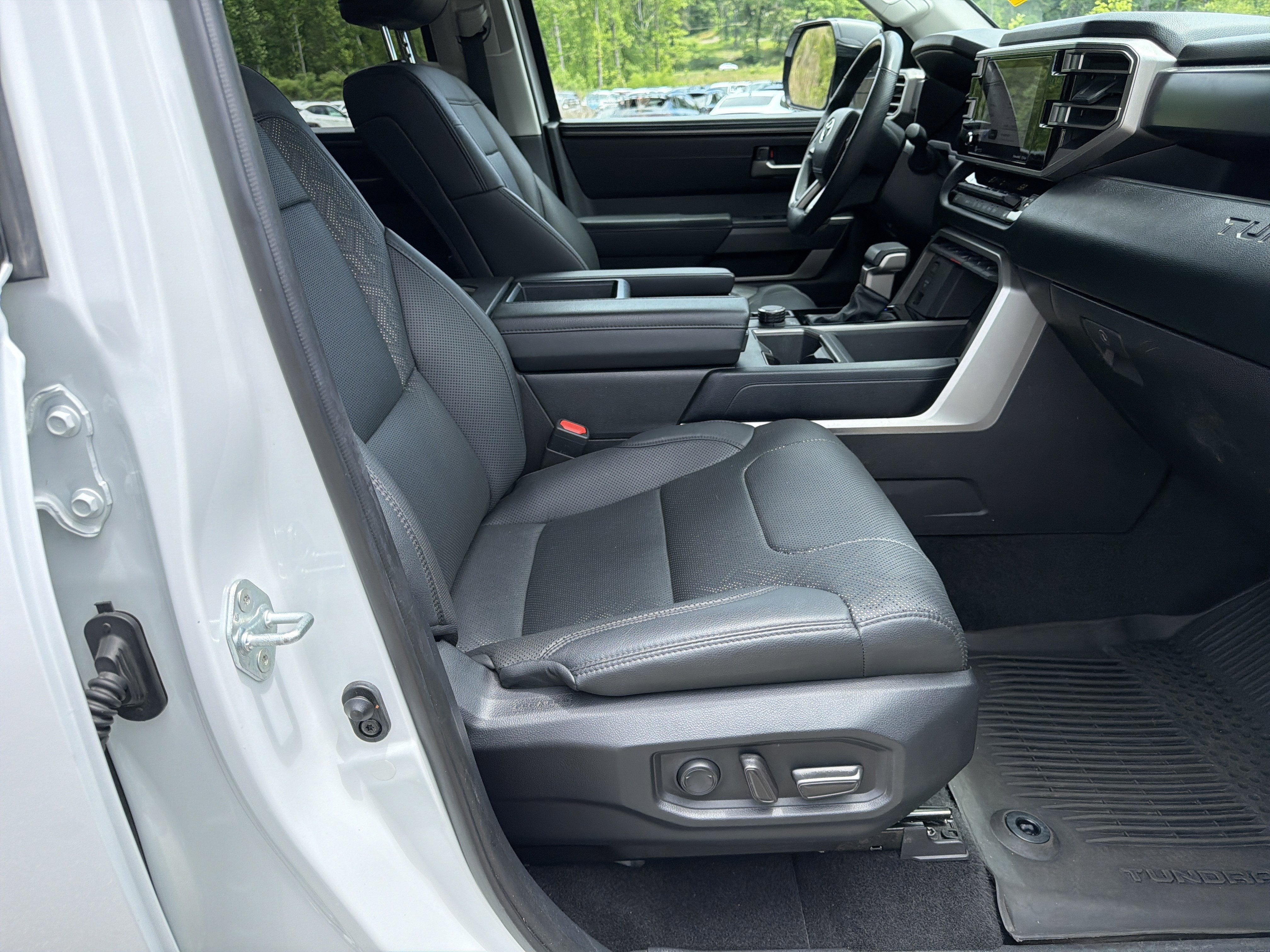 2024 Toyota Tundra 4WD SR5