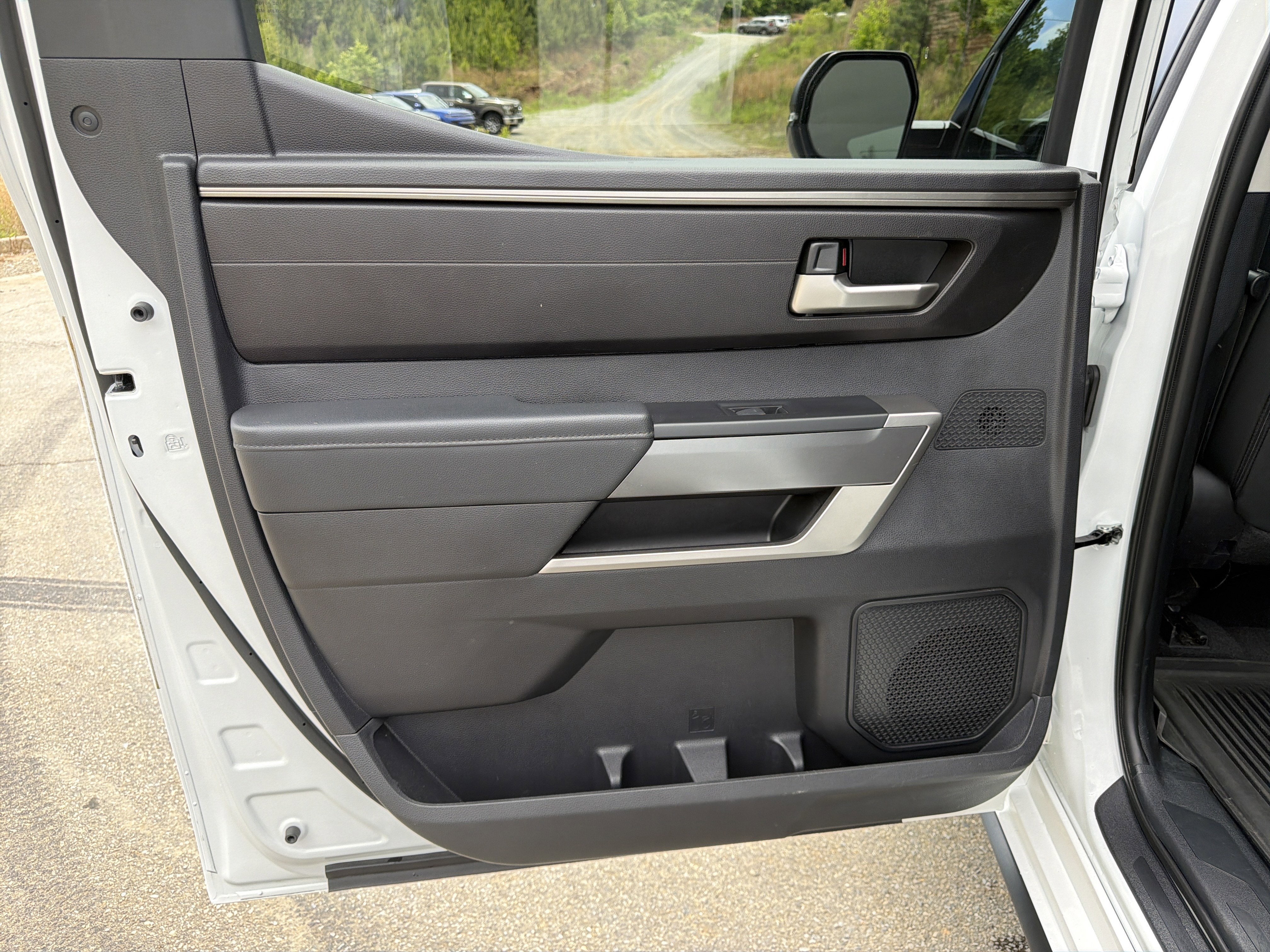 2024 Toyota Tundra 4WD SR5