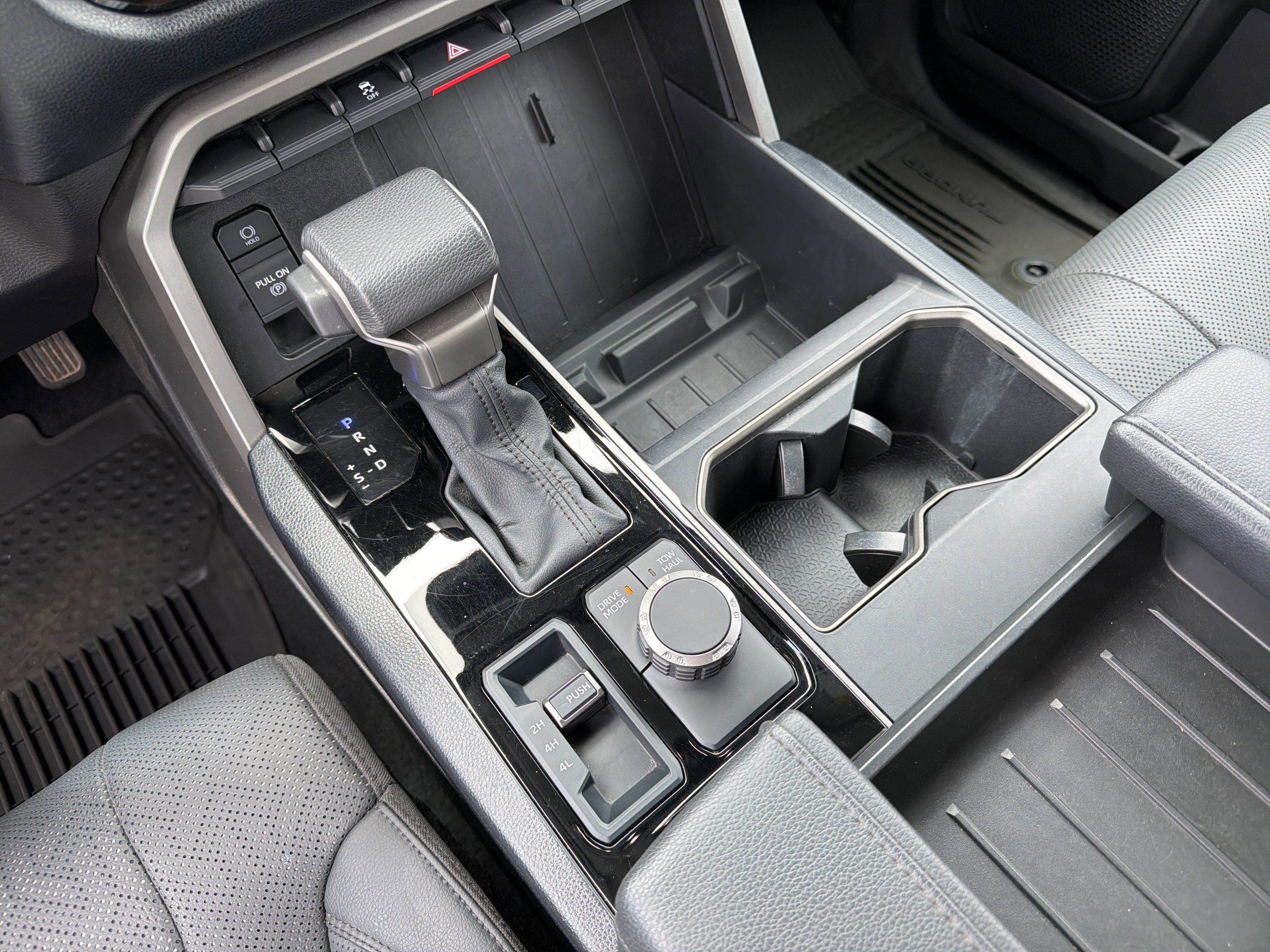 2024 Toyota Tundra 4WD SR5
