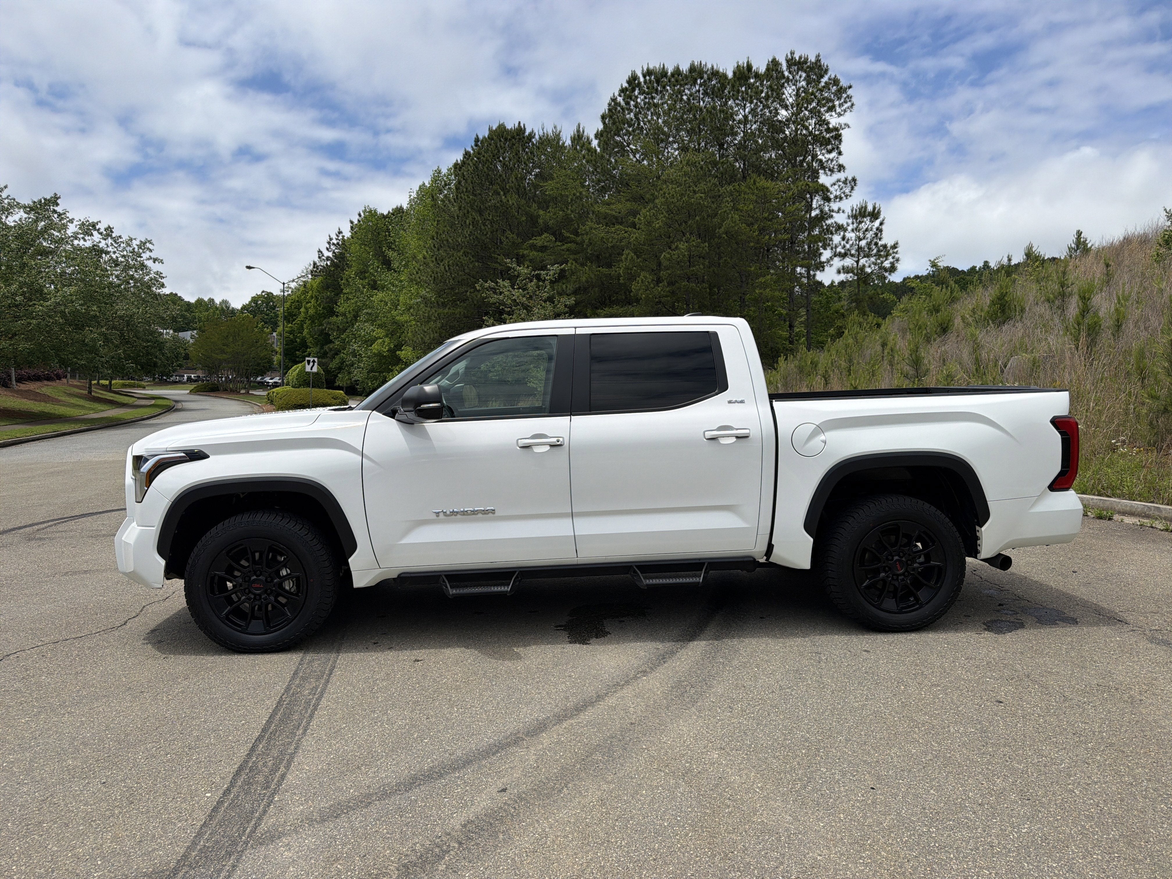 2024 Toyota Tundra 4WD SR5