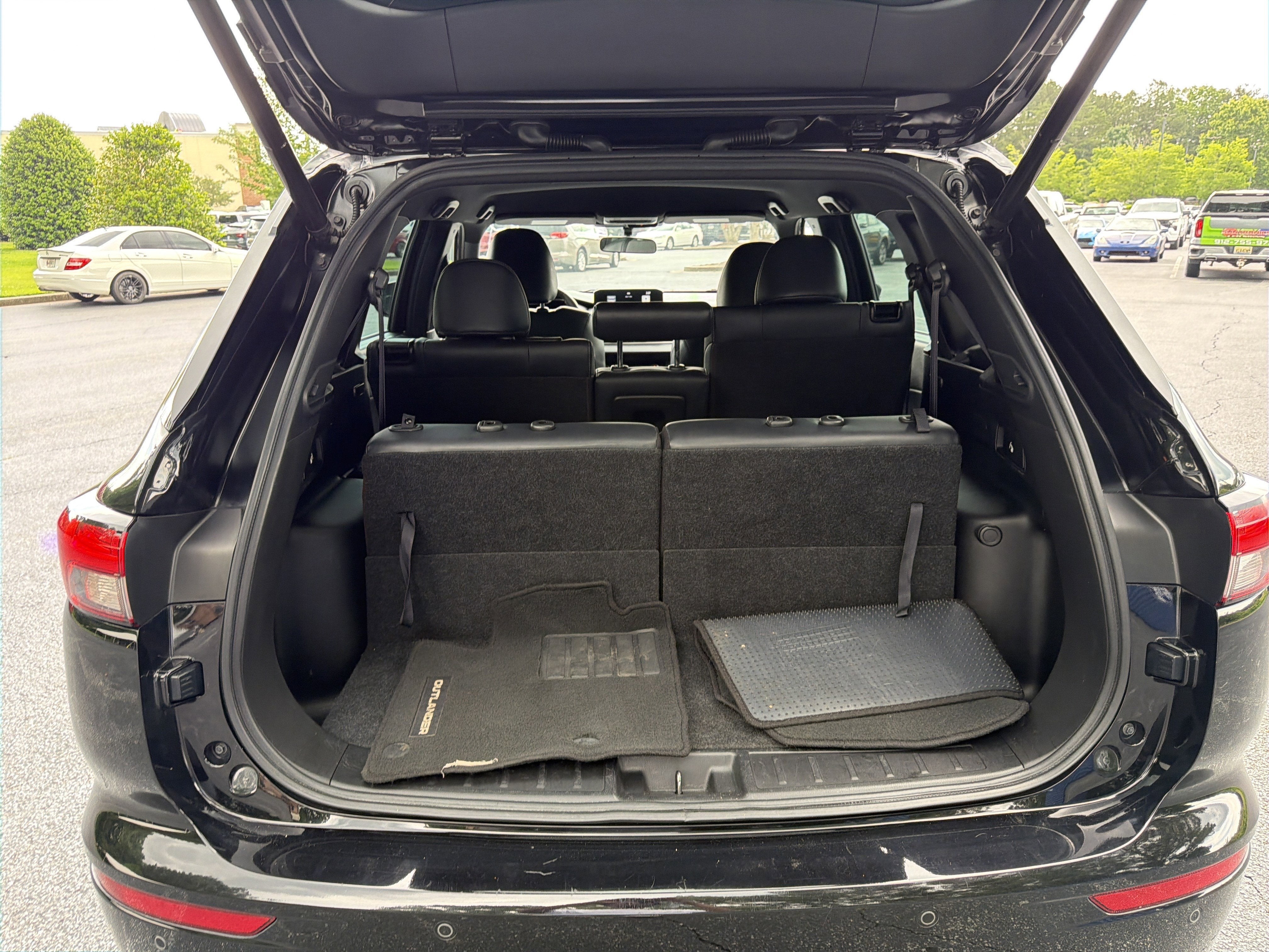 2023 Mitsubishi Outlander SE