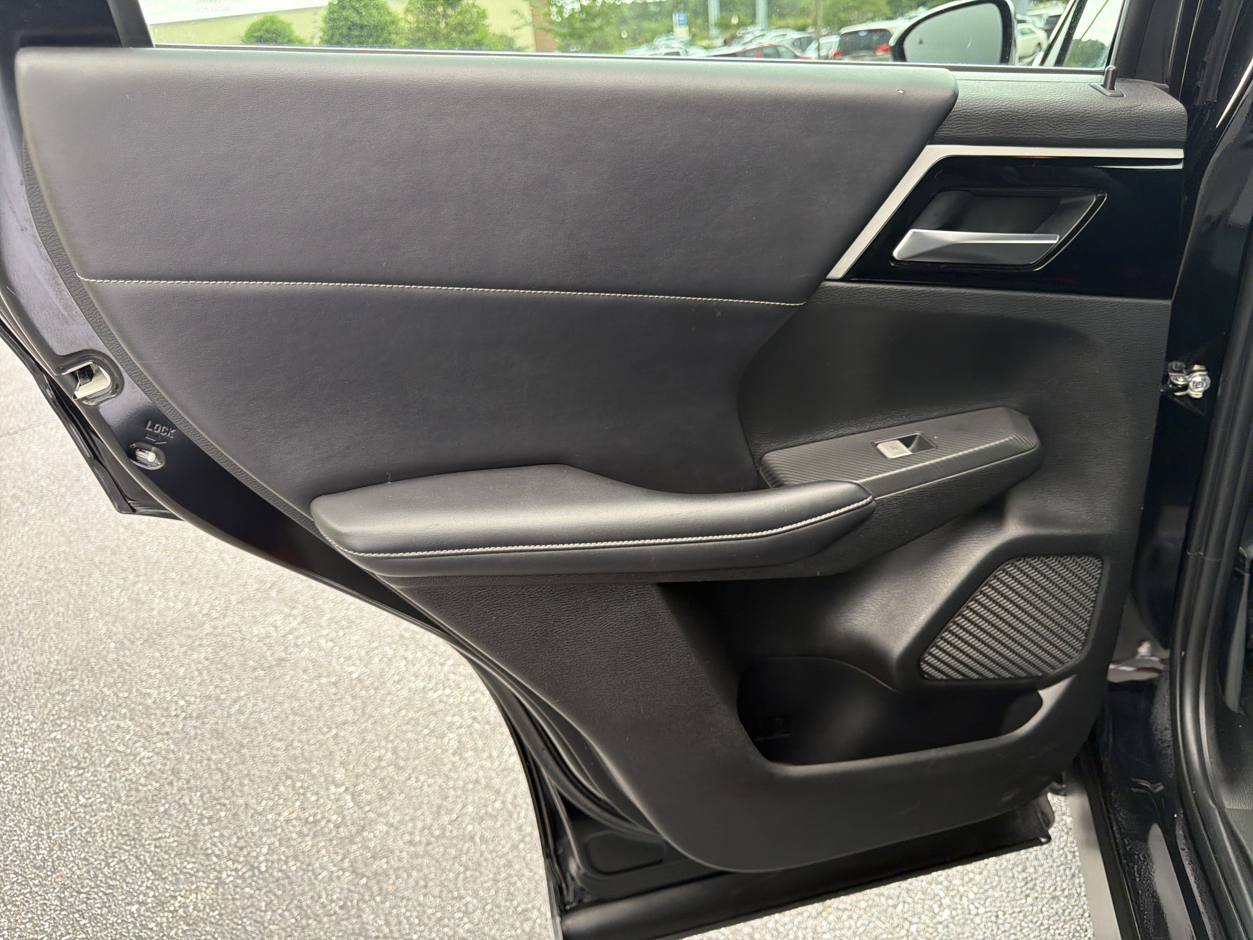 2023 Mitsubishi Outlander SE