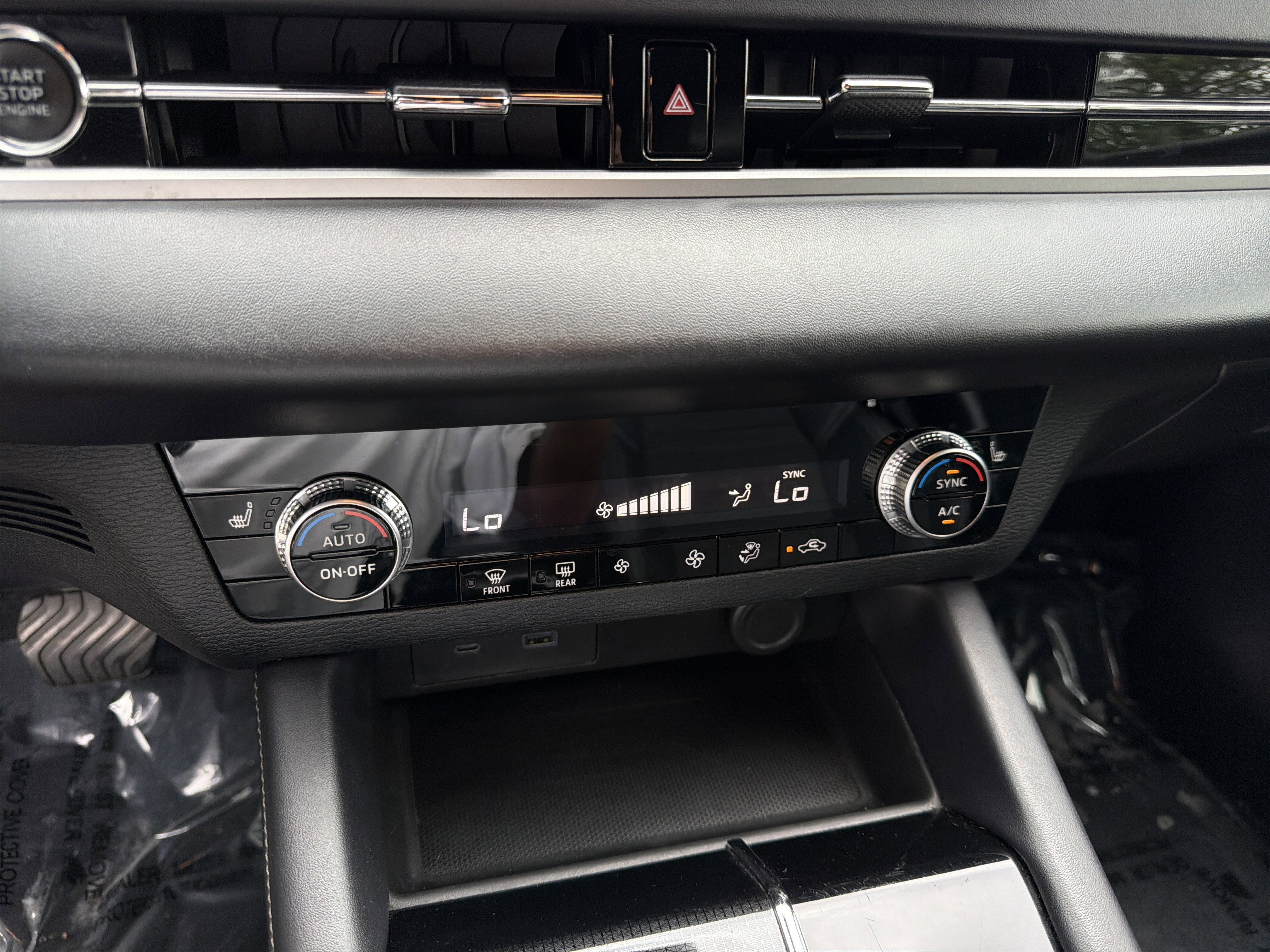 2023 Mitsubishi Outlander SE