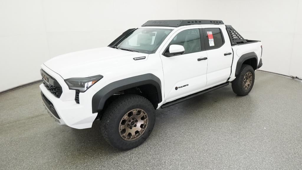 2025 Toyota Tacoma i-FORCE MAX Tacoma Trailhunter