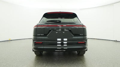 2025 Toyota Toyota Crown Signia XLE