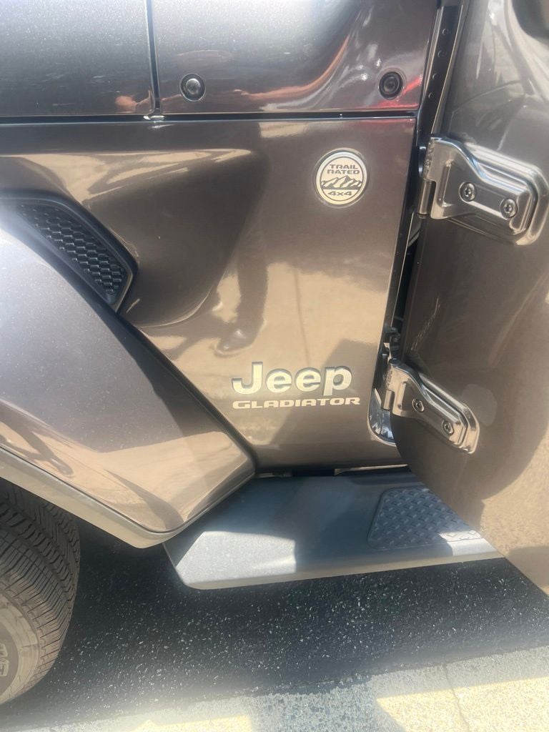 2022 Jeep Gladiator Overland