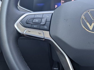 2025 Volkswagen Taos 1.5T SE Black