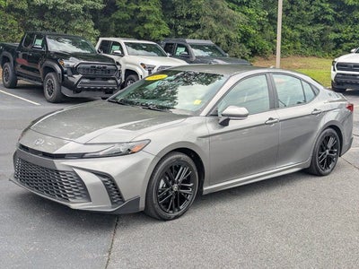 2025 Toyota Camry SE