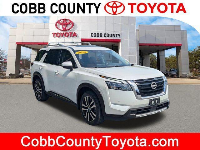 2025 Nissan Pathfinder Platinum