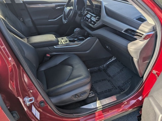 2022 Toyota Highlander Hybrid Platinum
