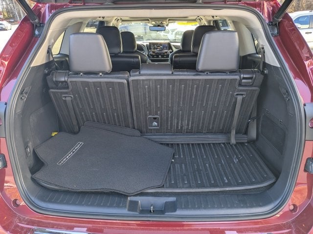 2022 Toyota Highlander Hybrid Platinum