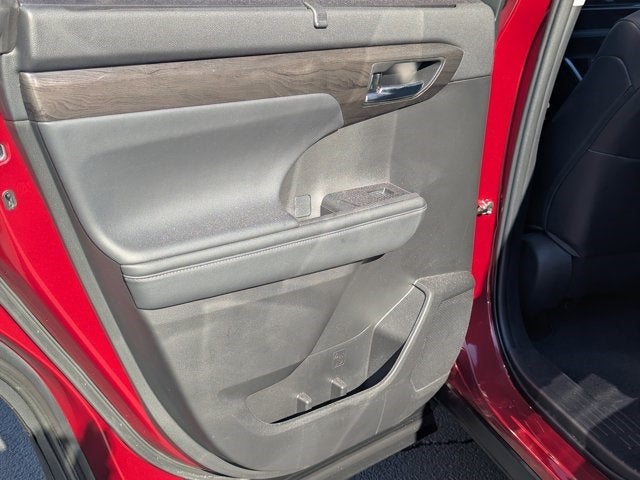 2022 Toyota Highlander Hybrid Platinum