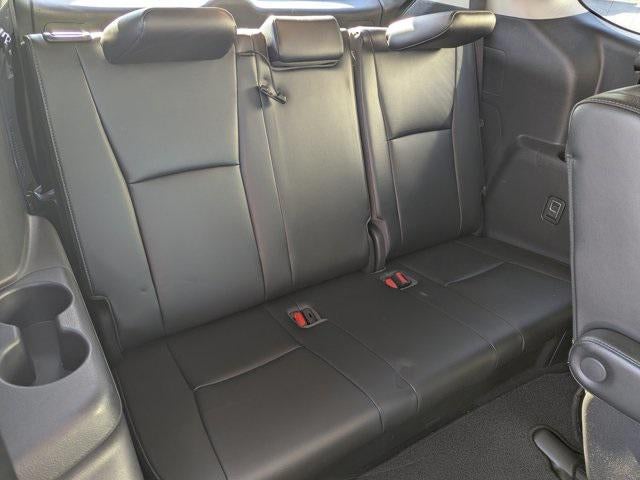 2022 Toyota Highlander Hybrid Platinum