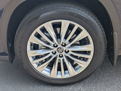 2025 Toyota Highlander Platinum
