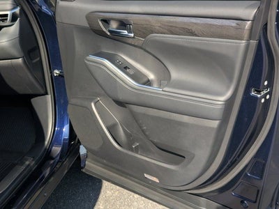 2025 Toyota Highlander Platinum