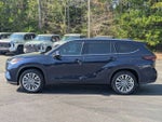 2025 Toyota Highlander Platinum