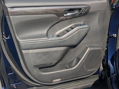 2025 Toyota Highlander Platinum