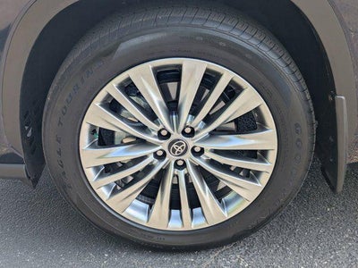 2025 Toyota Highlander Platinum