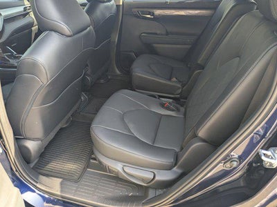 2025 Toyota Highlander Platinum