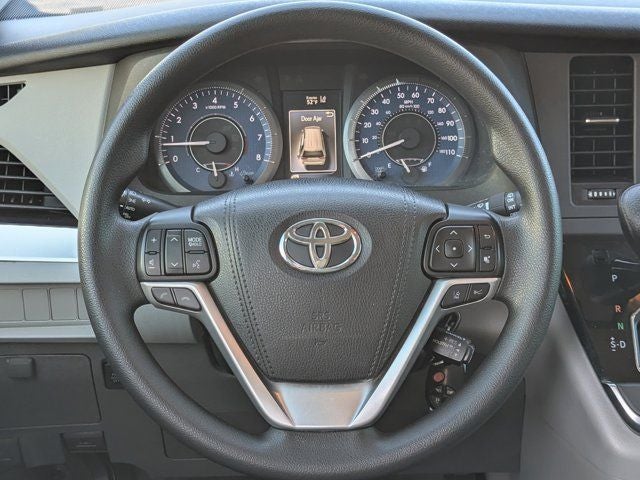 2018 Toyota Sienna LE 7 Passenger