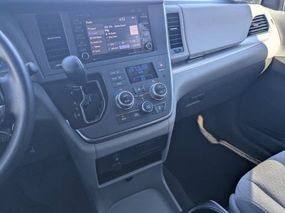 2018 Toyota Sienna LE 7 Passenger