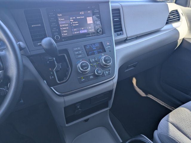 2018 Toyota Sienna LE 7 Passenger