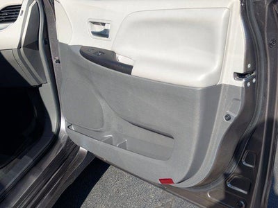 2018 Toyota Sienna LE 7 Passenger
