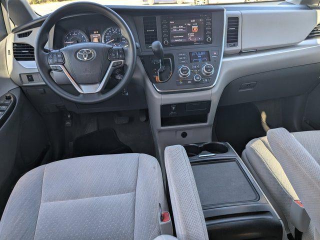 2018 Toyota Sienna LE 7 Passenger