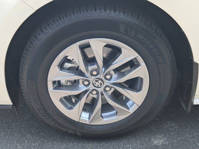 2026 Toyota Sienna XLE 8 Passenger