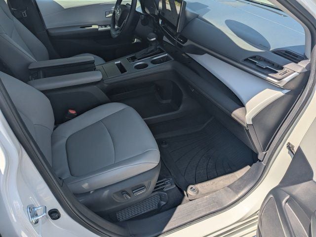 2026 Toyota Sienna XLE 8 Passenger