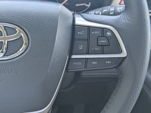 2026 Toyota Sienna XLE 8 Passenger