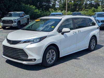 2026 Toyota Sienna XLE 8 Passenger