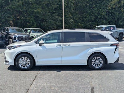2026 Toyota Sienna XLE 8 Passenger