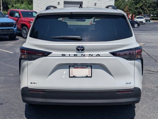 2026 Toyota Sienna XLE 8 Passenger