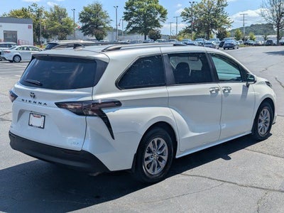 2026 Toyota Sienna XLE 8 Passenger