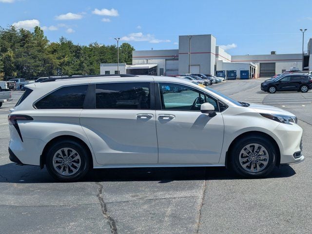 2026 Toyota Sienna XLE 8 Passenger