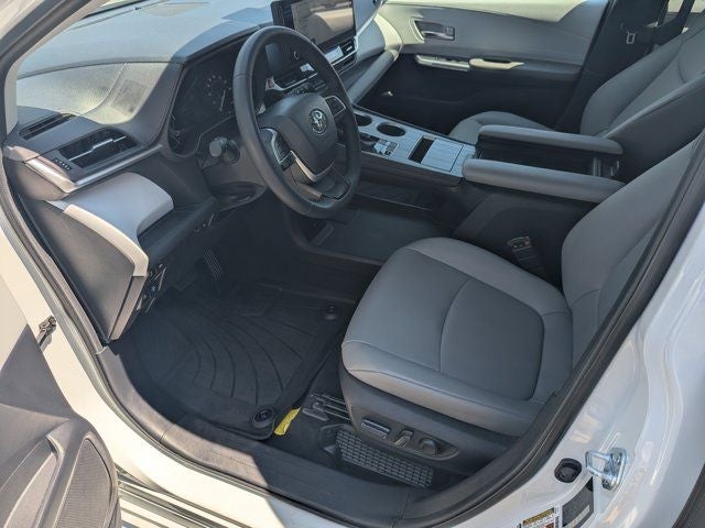 2026 Toyota Sienna XLE 8 Passenger