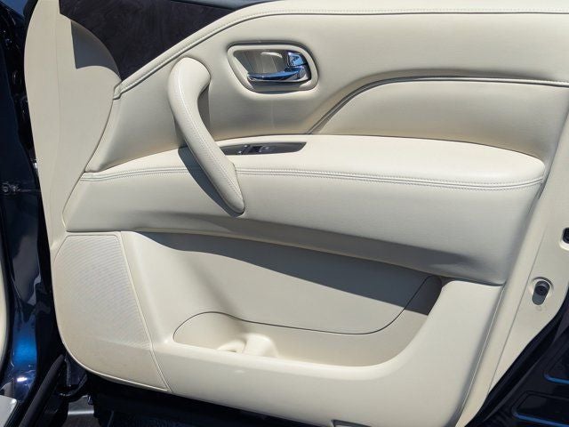 2023 INFINITI QX80 LUXE