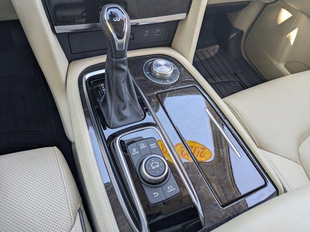 2023 INFINITI QX80 LUXE