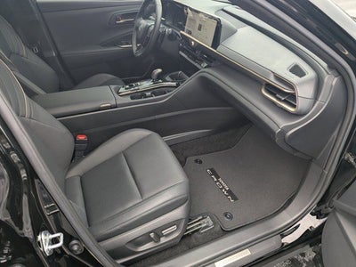 2025 Toyota Crown Signia XLE