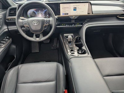 2025 Toyota Crown Signia XLE