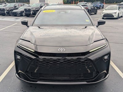 2025 Toyota Crown Signia XLE