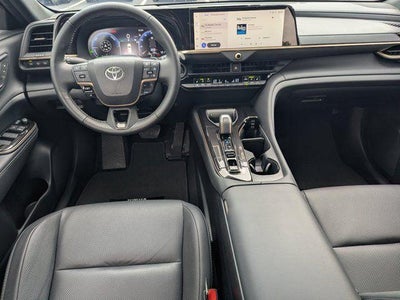 2025 Toyota Crown Signia XLE