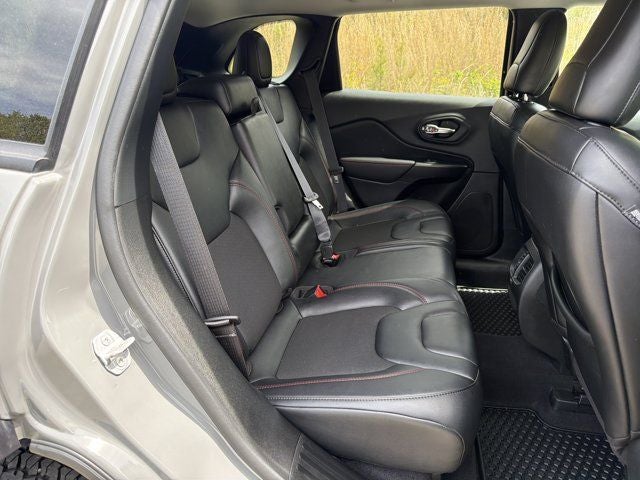 2023 Jeep Cherokee Trailhawk