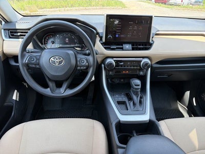 2025 Toyota RAV4 LE