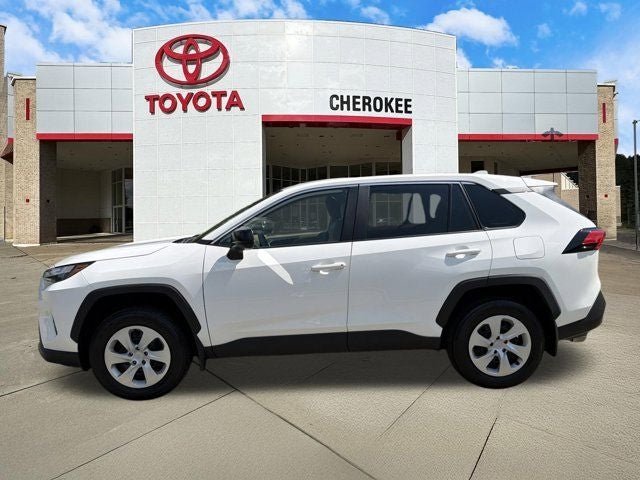 2025 Toyota RAV4 LE