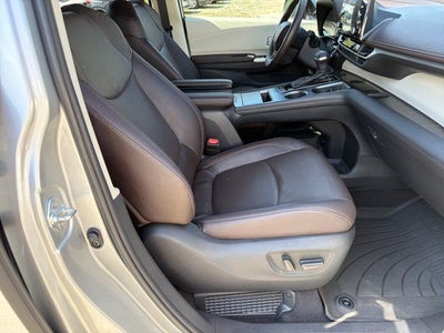 2021 Toyota Sienna Platinum 7 Passenger