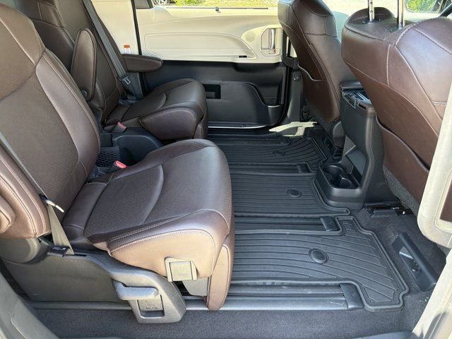 2021 Toyota Sienna Platinum 7 Passenger