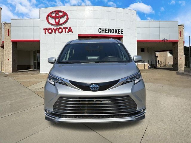 2021 Toyota Sienna Platinum 7 Passenger